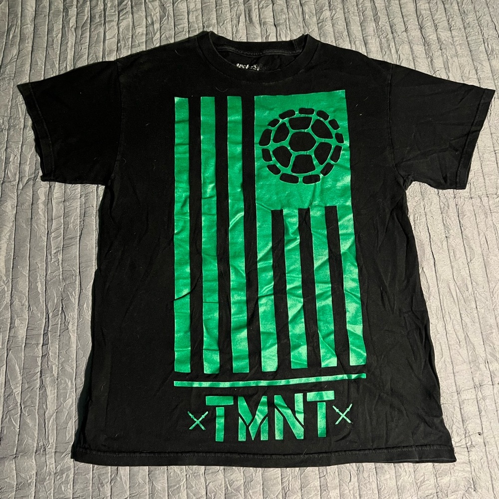 Black and Green Men's T-Shirt
